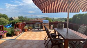 Einfamilienhaus mit SEEBLICK, Terrasse, Garage und Pool