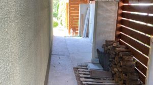 Abstellfläche überdacht seitli