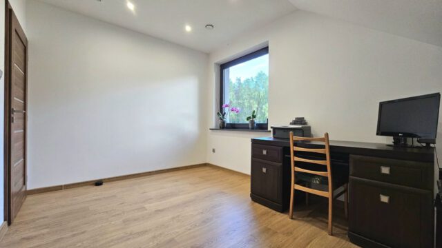 Osieczow-dom-na-przedaz-sprzed