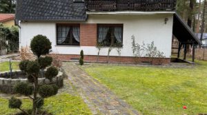 Massiv gebautes Einfamilienhaus in idyllischer Waldrandlage Massiv gebautes Einfamilienhaus in idyllischer Waldrandlage