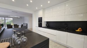 Lasow-ekskluzywny-dom-z-wyposa